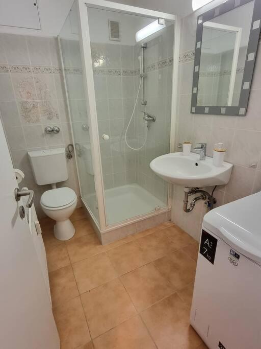 Viktoria'S Wohnung In Kaarst Buitenkant foto